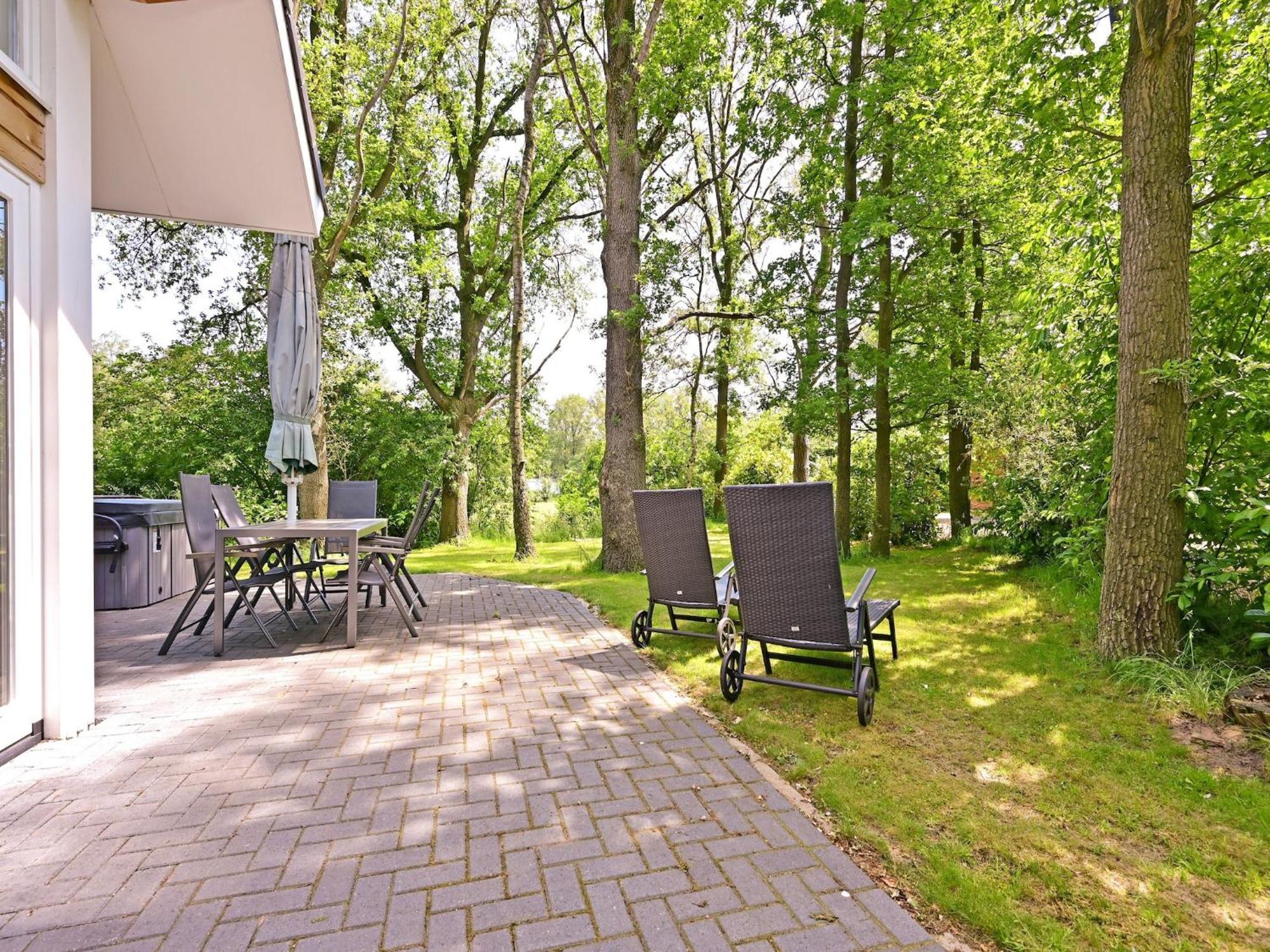 Chalet With Gorgeous View Of The Natural Surroundings Weerselo Extérieur photo